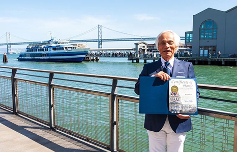 HAM giapponese, 83 anni, naviga da solo attraverso l'Oceano Pacifico
