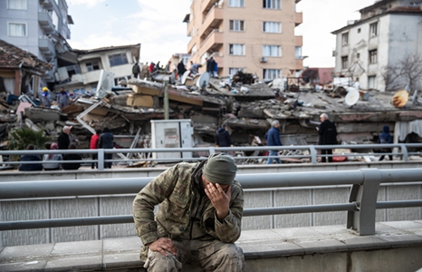 Soccorso di emergenza per il terremoto di magnitudo 7,8 in Turchia